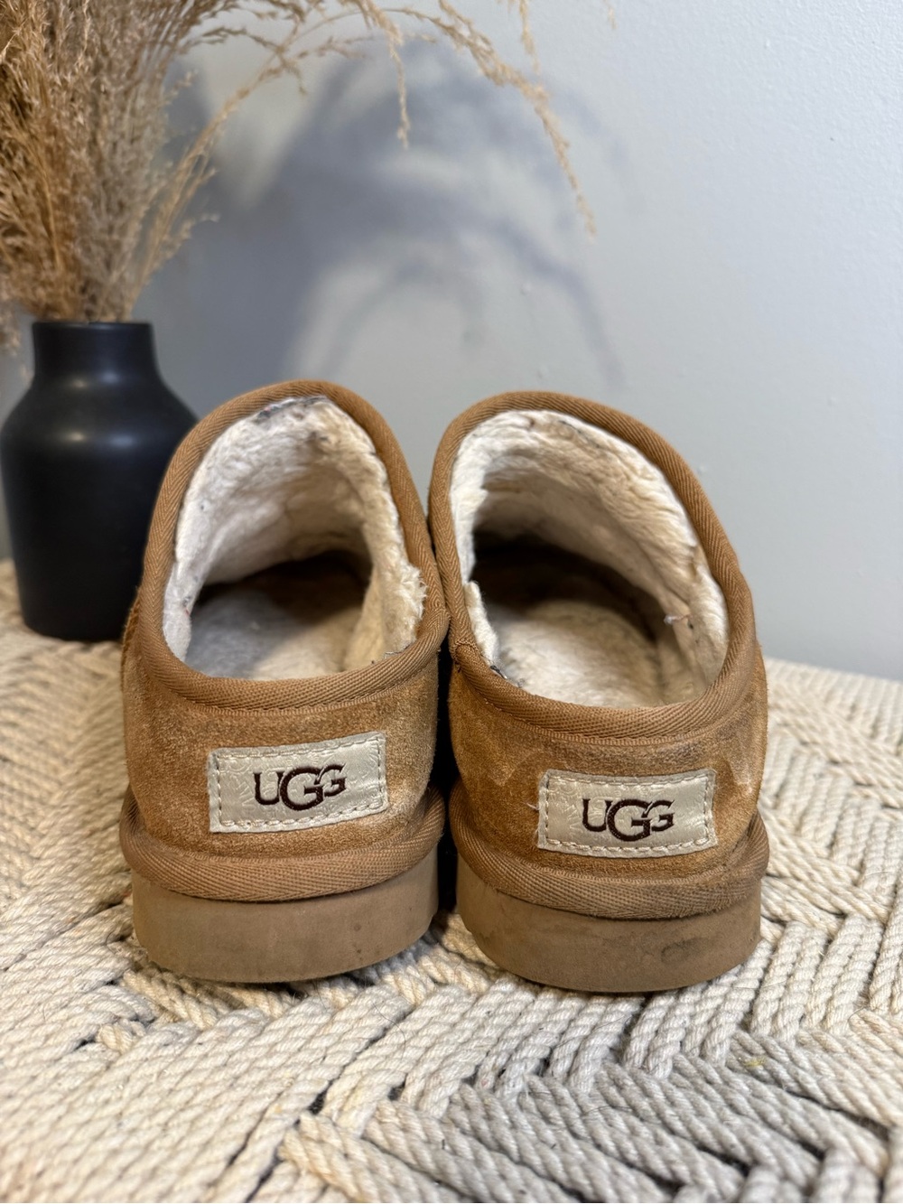 Women’s ugg slippers size 11